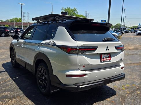 New 2026 Mitsubishi Outlander AWD image 13