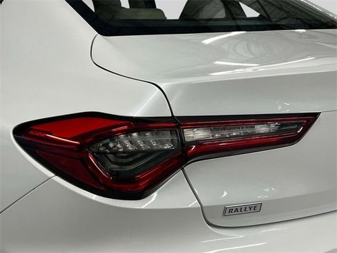 Used 2025 Acura TLX w/ Technology Package image 9