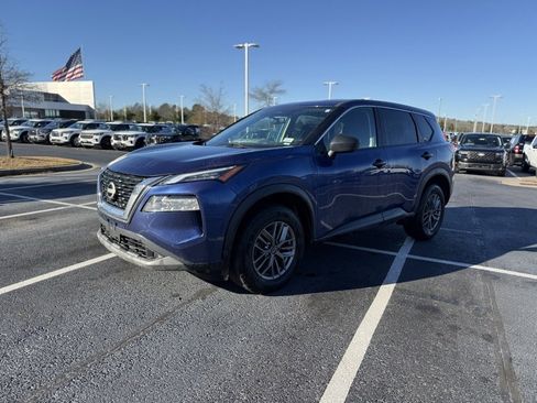 Used 2023 Nissan Rogue S image 3