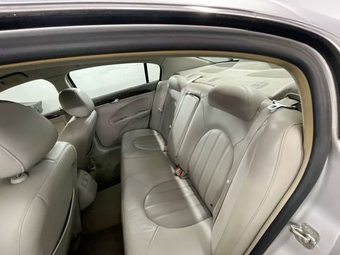 Used 2011 Buick Lucerne CXL w/ Driver Confidence Package image 20