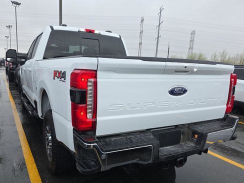 Used 2024 Ford F250 Lariat w/ FX4 Off-Road Package image 5