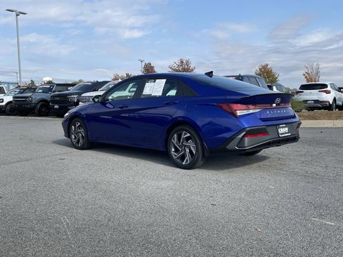 Used 2025 Hyundai Elantra Sport image 5