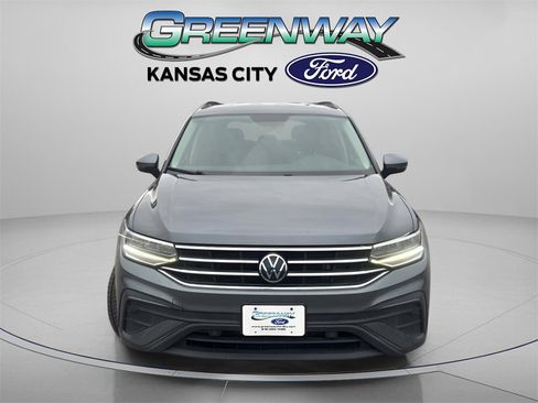 Used 2022 Volkswagen Tiguan S image 2