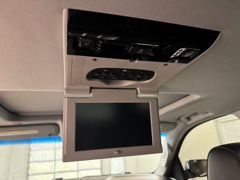 Used 2019 GMC Yukon Denali image 25