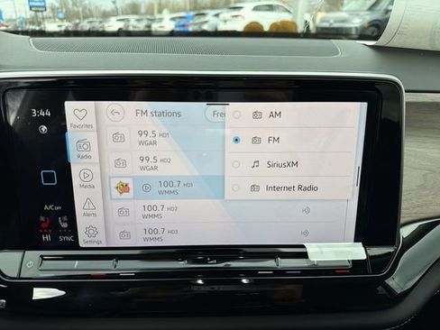 New 2026 Volkswagen Atlas SE image 17