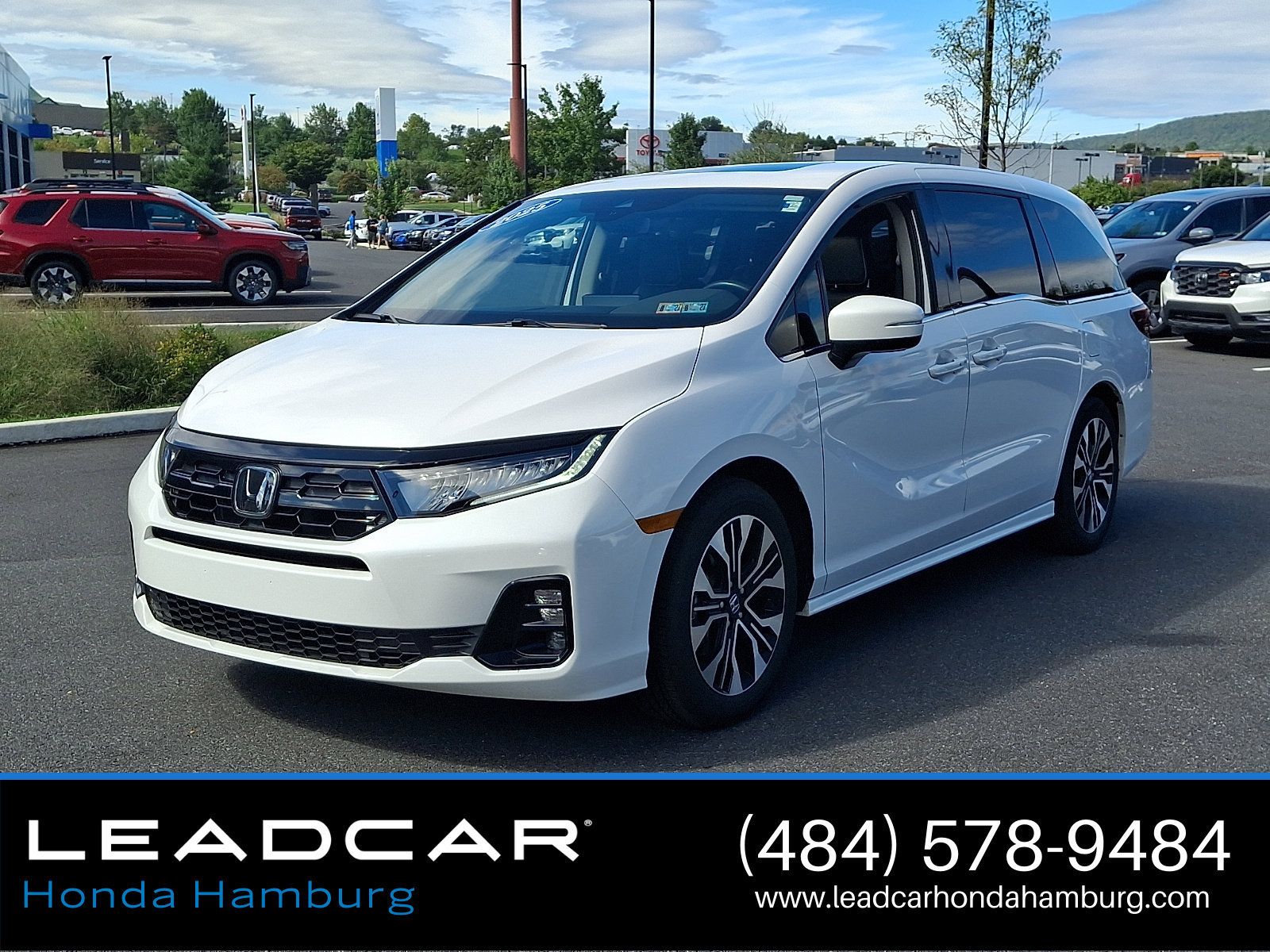 Used 2025 Honda Odyssey Elite image 3