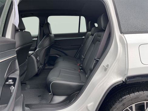 Used 2025 Jeep Wagoneer S Limited image 23