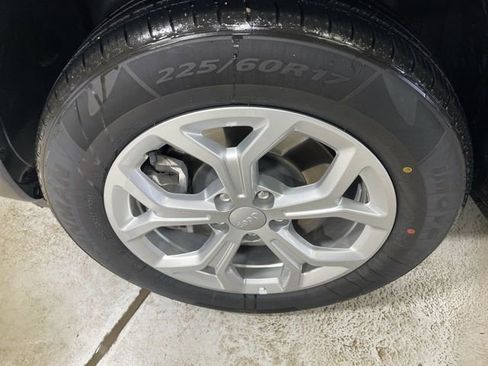 Used 2024 Jeep Compass Latitude image 10