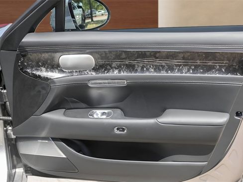 Used 2025 Genesis G90 3.5T image 35