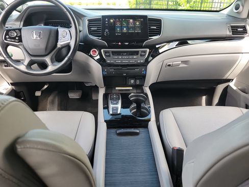 Used 2019 Honda Pilot Elite image 16
