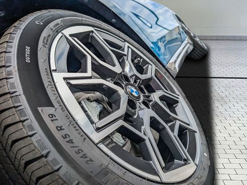 Certified 2025 BMW X1 xDrive28i w/ Technology Package image 9