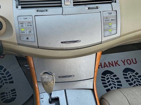 Used 2006 Toyota Avalon XLS image 9