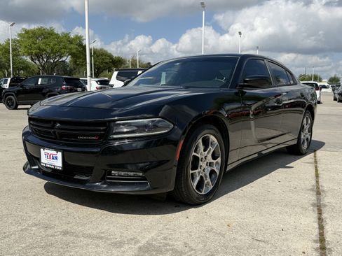 Used 2016 Dodge Charger SXT image 9