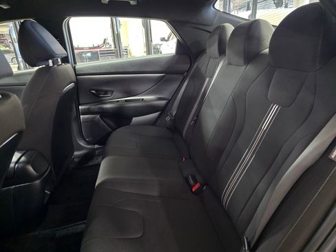 Certified 2025 Hyundai Elantra Sport image 14