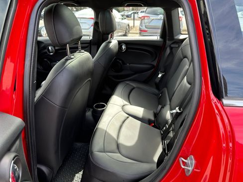 Used 2021 MINI Cooper 4-Door Hardtop w/ Storage Package image 34