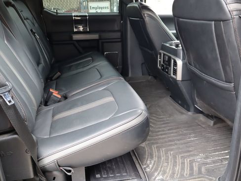 Used 2022 Ford F250 Platinum w/ FX4 Off-Road Package AWD/4WD image 17