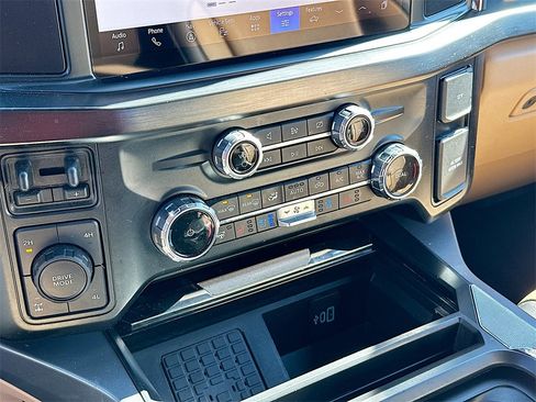 Used 2024 Ford F250 Lariat w/ Chrome Package image 14