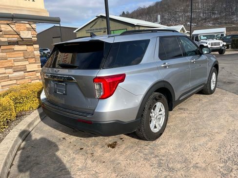 Used 2022 Ford Explorer XLT image 5