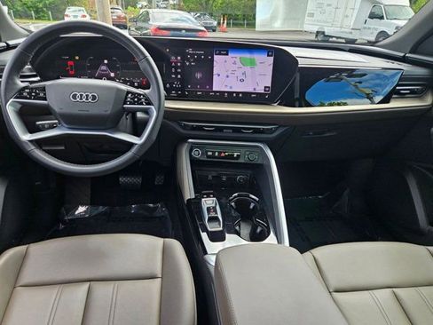 Used 2025 Audi Q5 Premium w/ Convenience Package AWD/4WD image 13