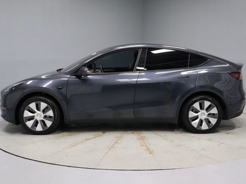Used 2024 Tesla Model Y Long Range AWD/4WD image 11