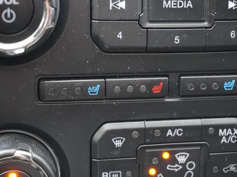 Used 2016 Ford Expedition Platinum image 36