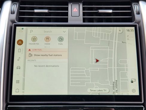 Used 2025 Land Rover Discovery S image 12