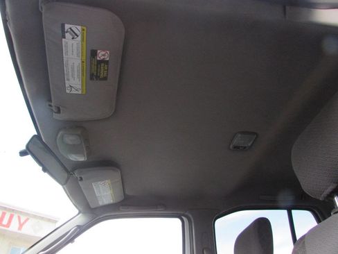 Used 2000 Nissan Xterra XE image 18