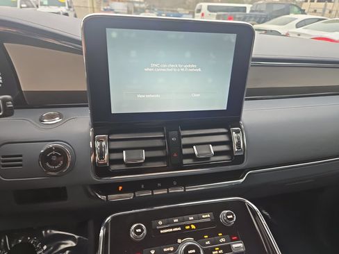Used 2019 Lincoln Navigator Black Label AWD/4WD image 17