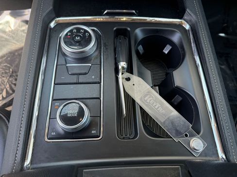 Used 2024 Ford Expedition Max XLT image 30