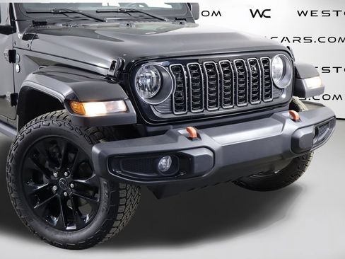 Used 2025 Jeep Gladiator Mojave AWD/4WD image 48