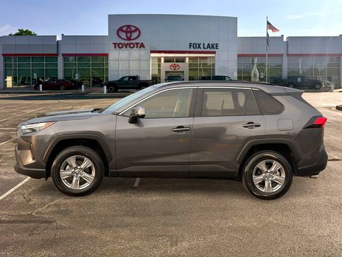 Used 2025 Toyota RAV4 XLE AWD/4WD image 2