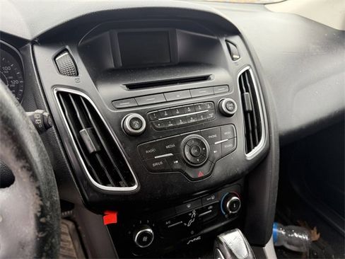 Used 2015 Ford Focus SE w/ Equipment Group 201A image 13