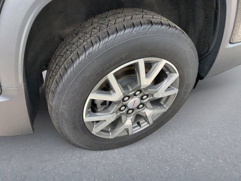 Used 2023 GMC Acadia SLE w/ Driver Convenience Package FWD image 11