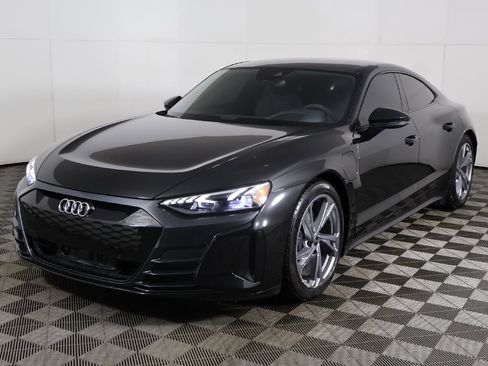 Used 2023 Audi e-tron GT Premium Plus image 9