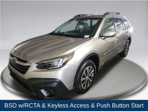 Used 2020 Subaru Outback Premium image 12