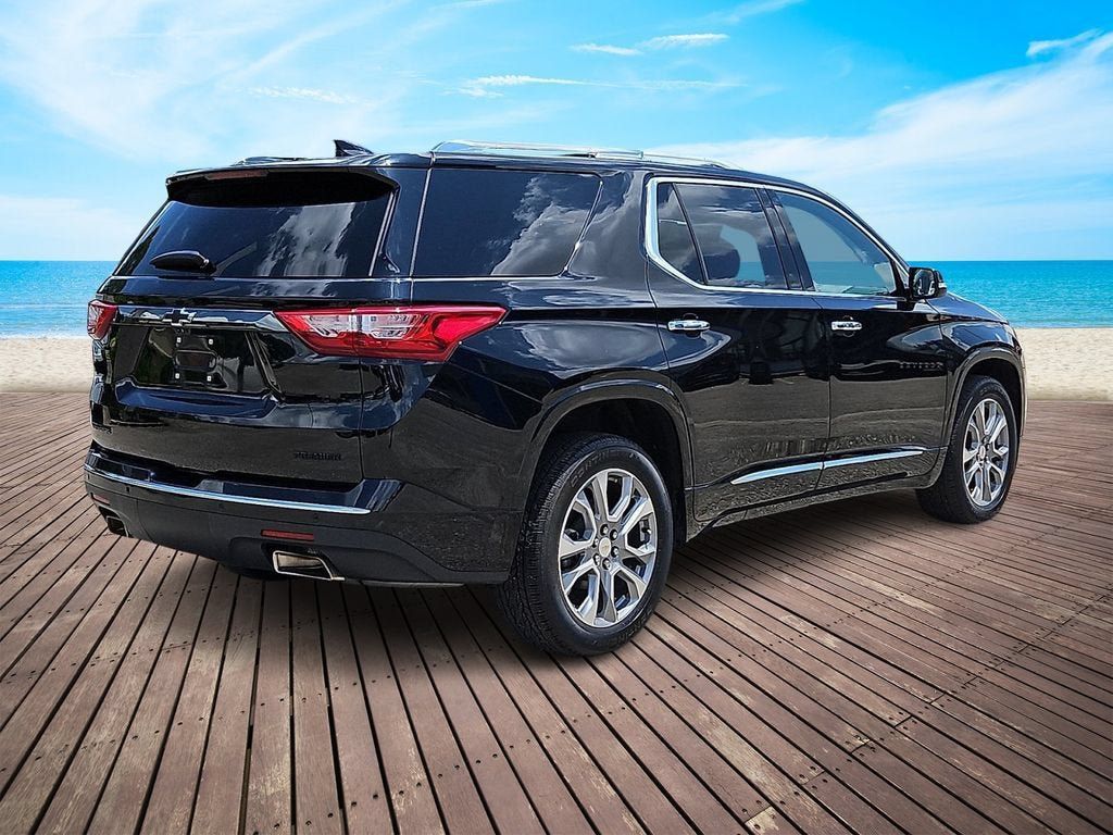 Certified 2019 Chevrolet Traverse Premier w/ LPO, Blackout Package FWD image 6