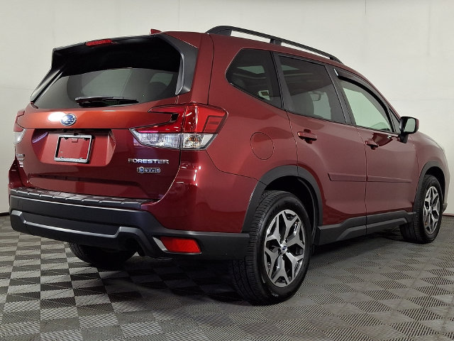 Used 2020 Subaru Forester Premium AWD/4WD image 9