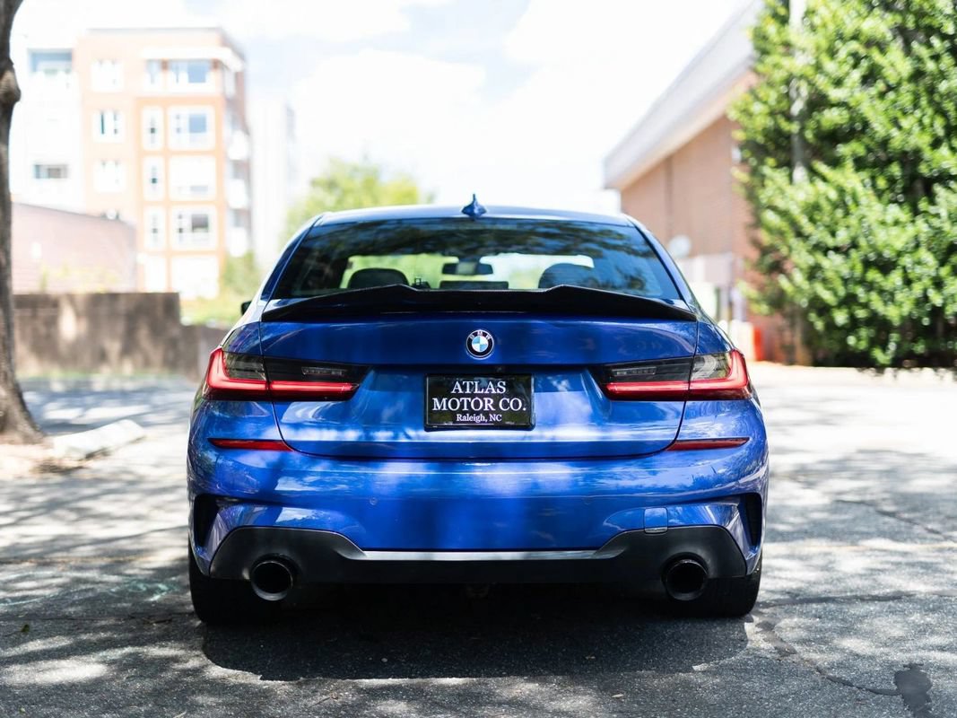Used 2022 BMW 330i Sedan w/ M Sport Package RWD image 10