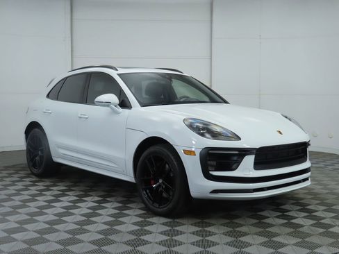Used 2022 Porsche Macan S image 3