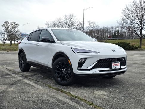 New 2026 Buick Envista Sport Touring image 2