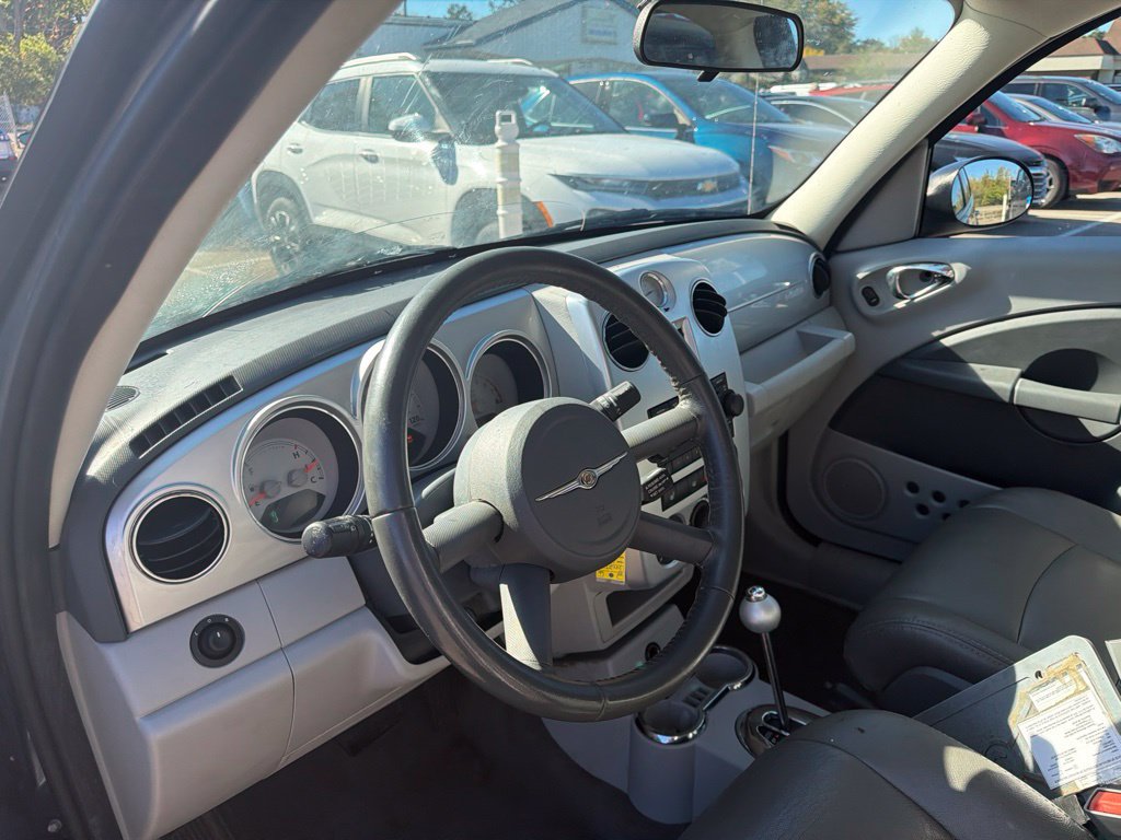 Used 2010 Chrysler PT Cruiser w/ Convenience Group FWD image 12