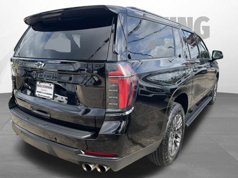Used 2025 Chevrolet Suburban Z71 AWD/4WD image 4