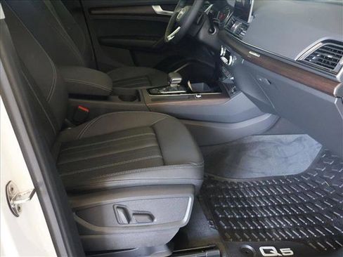 Used 2023 Audi Q5 2.0T Premium w/ Convenience Package AWD/4WD image 24