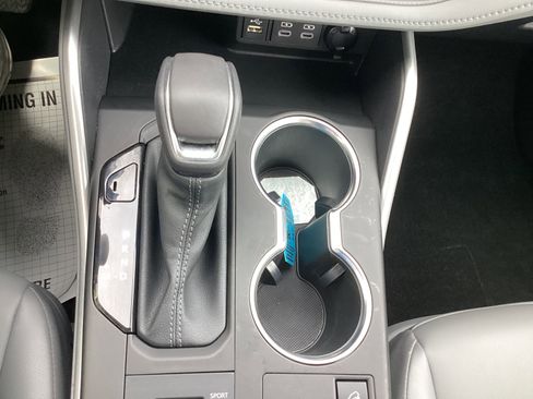 Certified 2023 Toyota Highlander XLE image 38