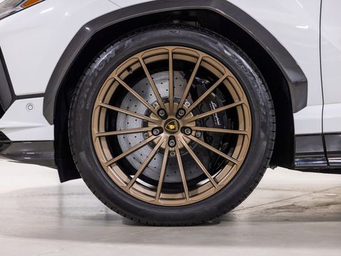 Used 2023 Lamborghini Urus Performante image 23