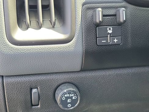 Used 2022 Chevrolet Colorado Z71 w/ Safety Package RWD image 20