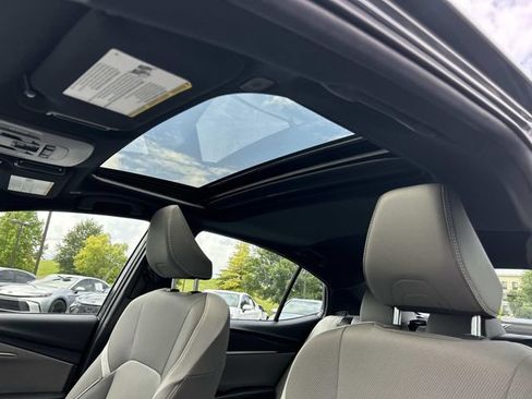 Used 2025 Toyota Camry SE w/ Multimedia Upgrade Package FWD image 21