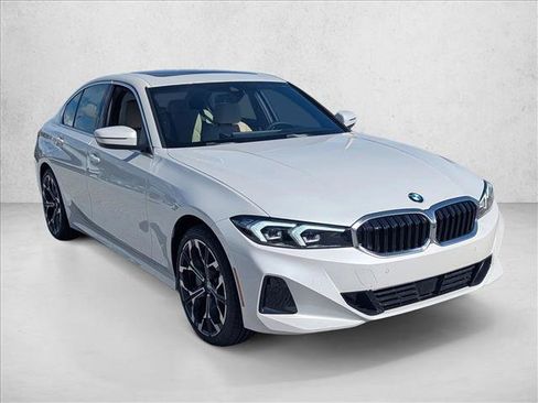 Used 2026 BMW 330i Sedan w/ Convenience Package RWD image 6
