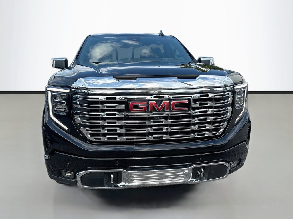 Used 2023 GMC Sierra 1500 Denali w/ Technology Package AWD/4WD image 2