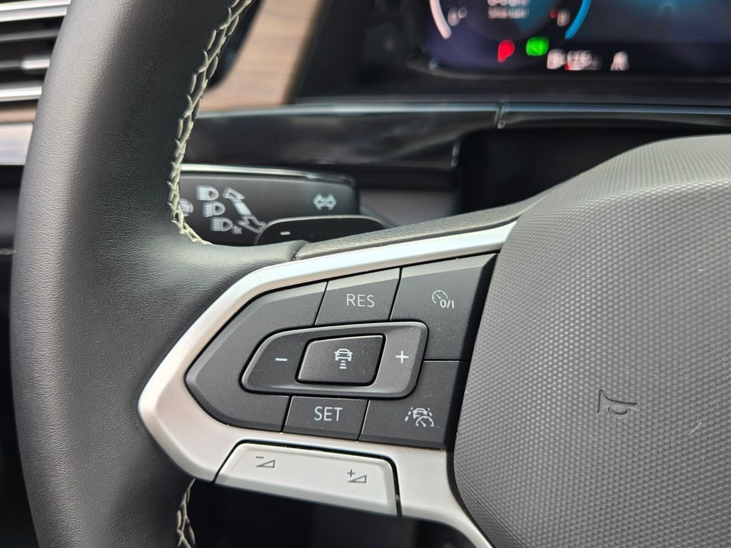 Certified 2026 Volkswagen Atlas SE FWD image 26